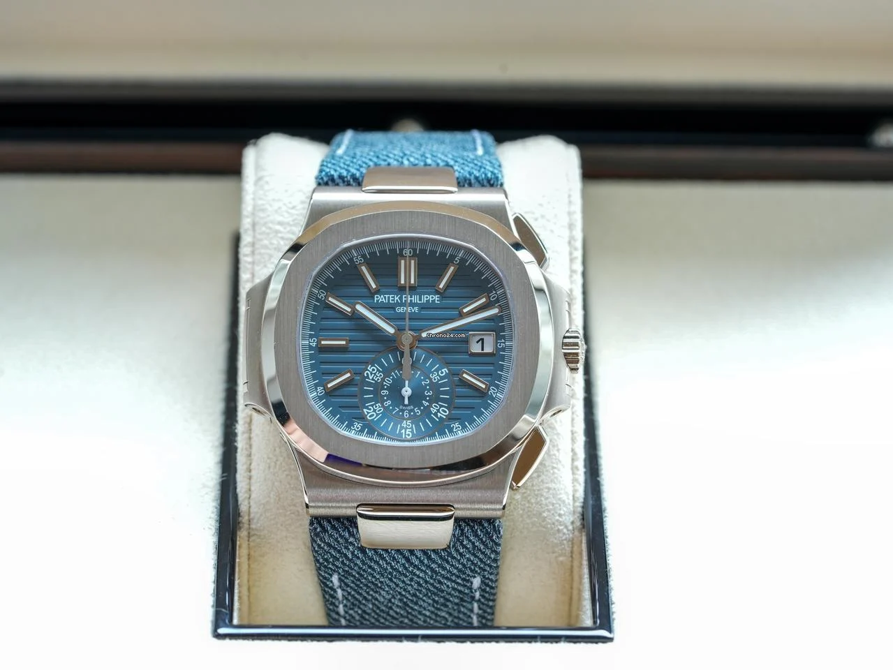 Patek Philippe Nautilus 5980/60G | 2025 | Neu | New | Jeans | Full Set |
