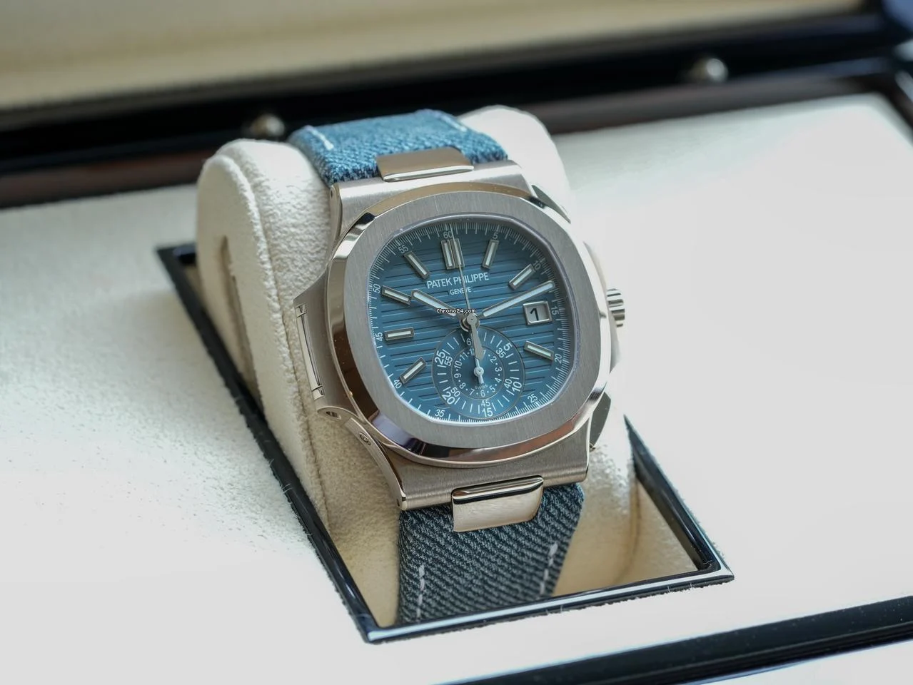 Patek Philippe Nautilus 5980/60G | 2025 | Neu | New | Jeans | Full Set |