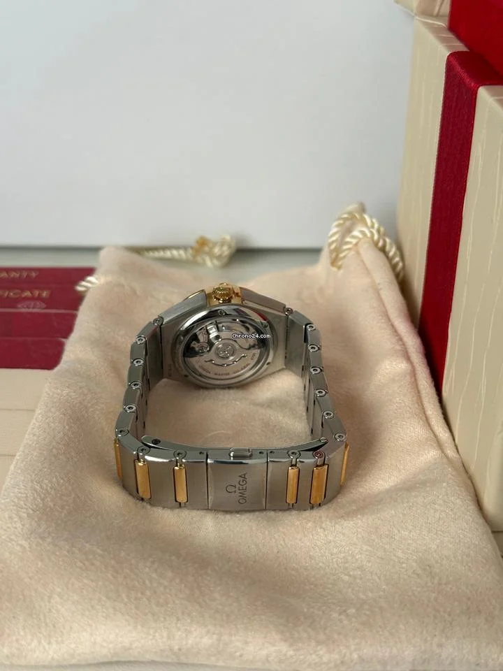 Omega Constellation Master Chronometer Manhattan CONSTELLATION 29 mm, steel ? yellow gold. 5 Omega Constellation Master Chronometer Manhattan CONSTELLATION 29 mm, steel ? yellow gold.