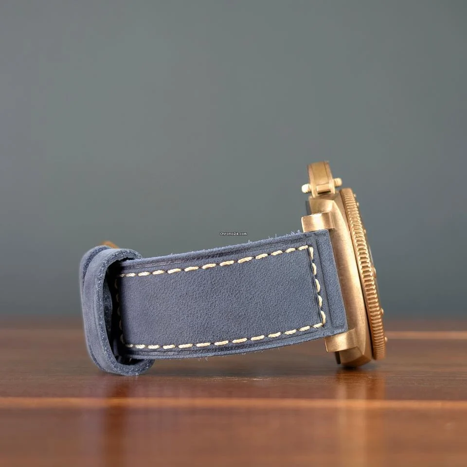 Panerai Submersible Bronzo Blu Abisso Blue Dial Box & Card 4 Panerai Submersible Bronzo Blu Abisso Blue Dial Box & Card