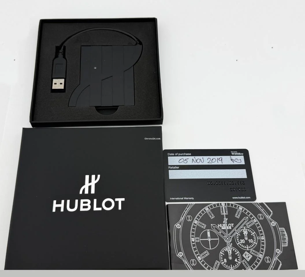 Hublot 511.OX.1180.OX Classic Fusion 18K Rose Gold Box Paper 45mm