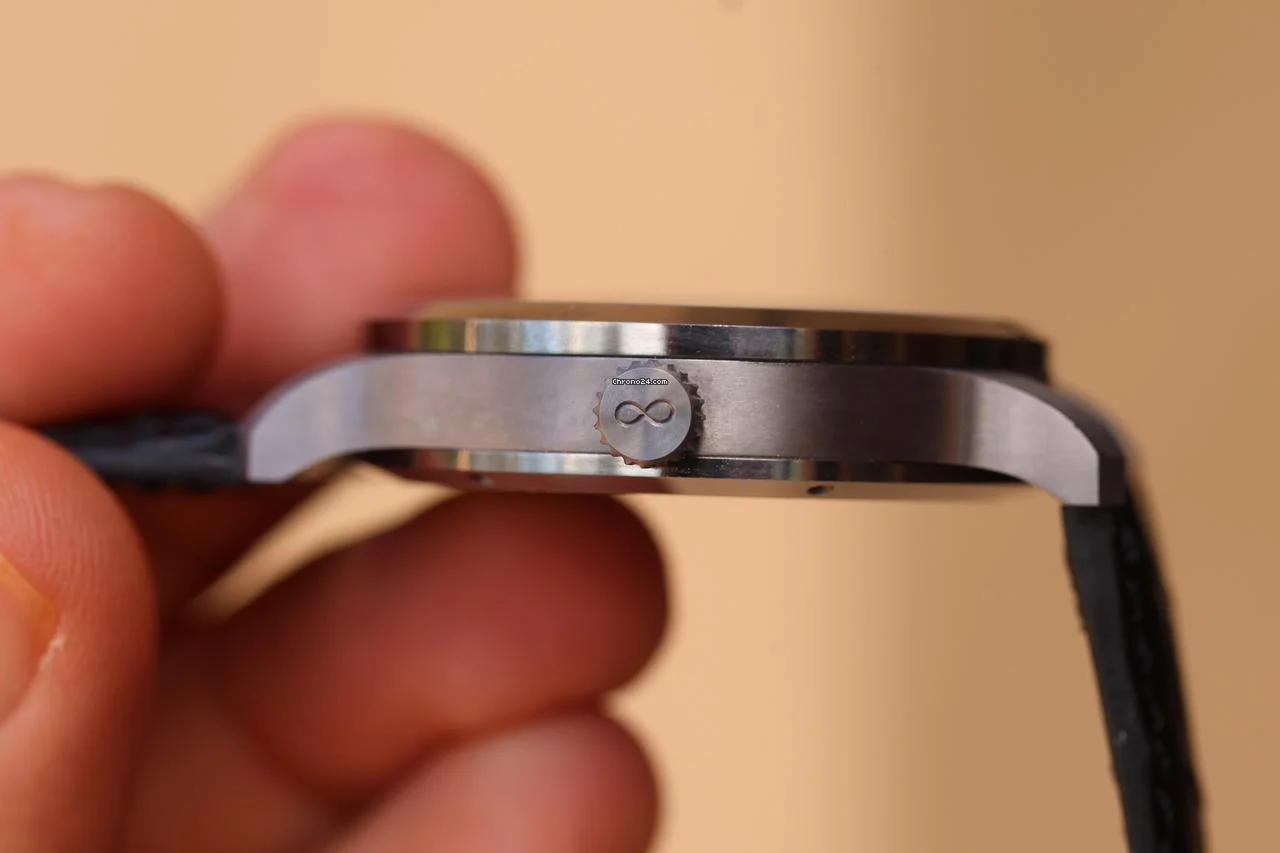 J.N. Shapiro Infinity Series Tantalum 39mm Uhren-Werke Dresden (UWD), Meteorite Guilloche
