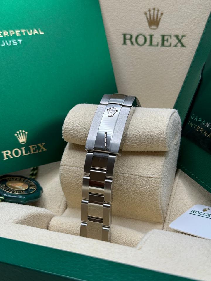 Rolex Datejust 31 NEW 2024 Blue Floral Diamond Dial Diamond Bezel Stainless Steel Oyster 5 Rolex Datejust 31 NEW 2024 Blue Floral Diamond Dial Diamond Bezel Stainless Steel Oyster