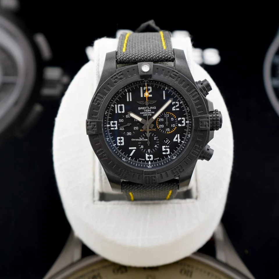 Breitling Avenger Hurricane 12h Carbon Case 50MM XB0170 Excellent Condition with 2 Straps