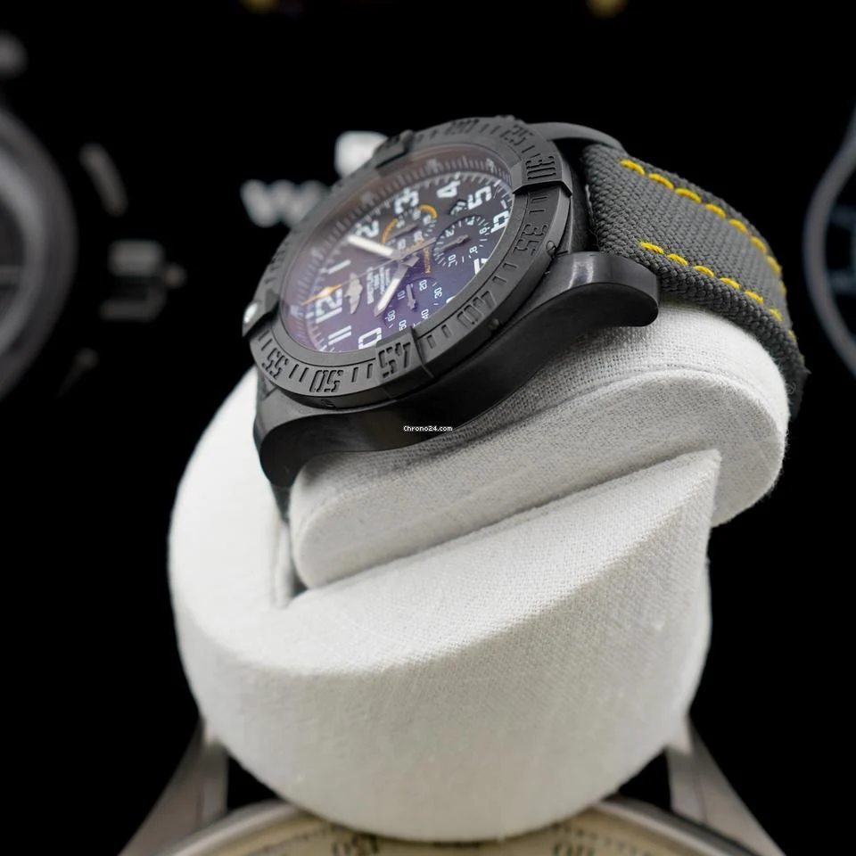 Breitling Avenger Hurricane 12h Carbon Case 50MM XB0170 Excellent Condition with 2 Straps
