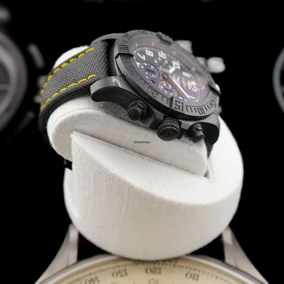 Breitling Avenger Hurricane 12h Carbon Case 50MM XB0170 Excellent Condition with 2 Straps