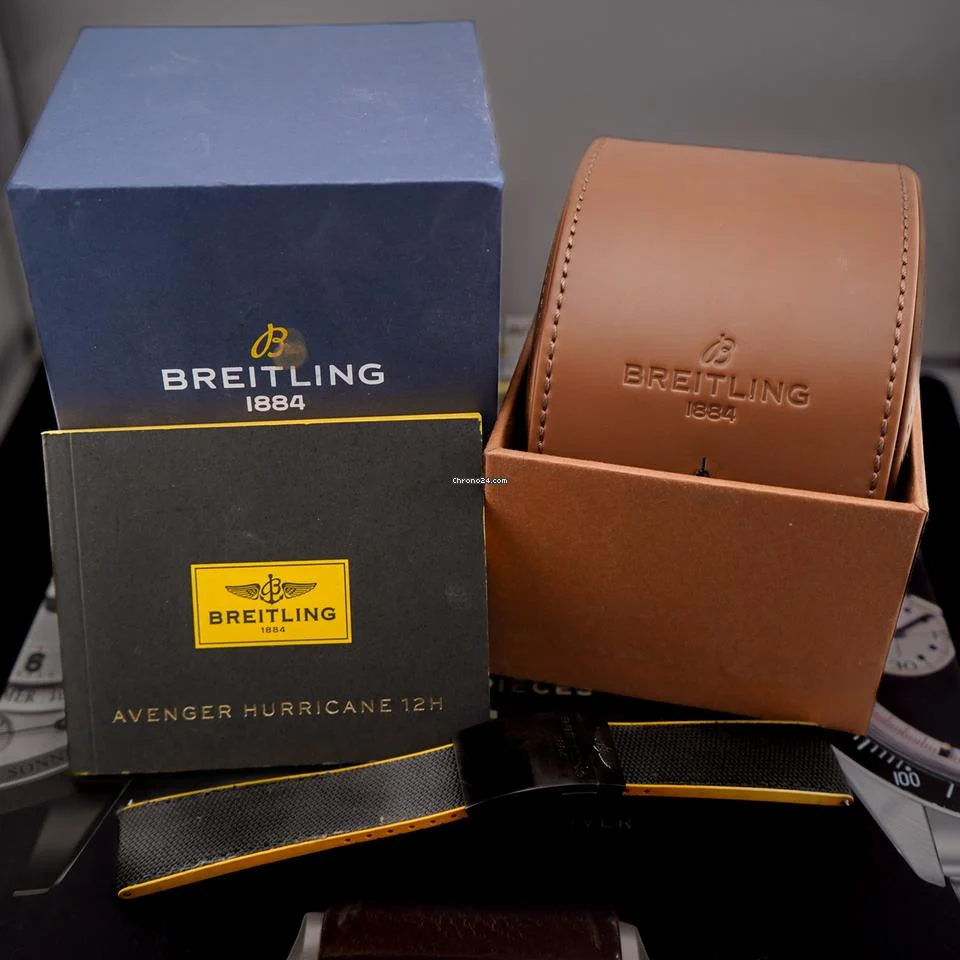 Breitling Avenger Hurricane 12h Carbon Case 50MM XB0170 Excellent Condition with 2 Straps