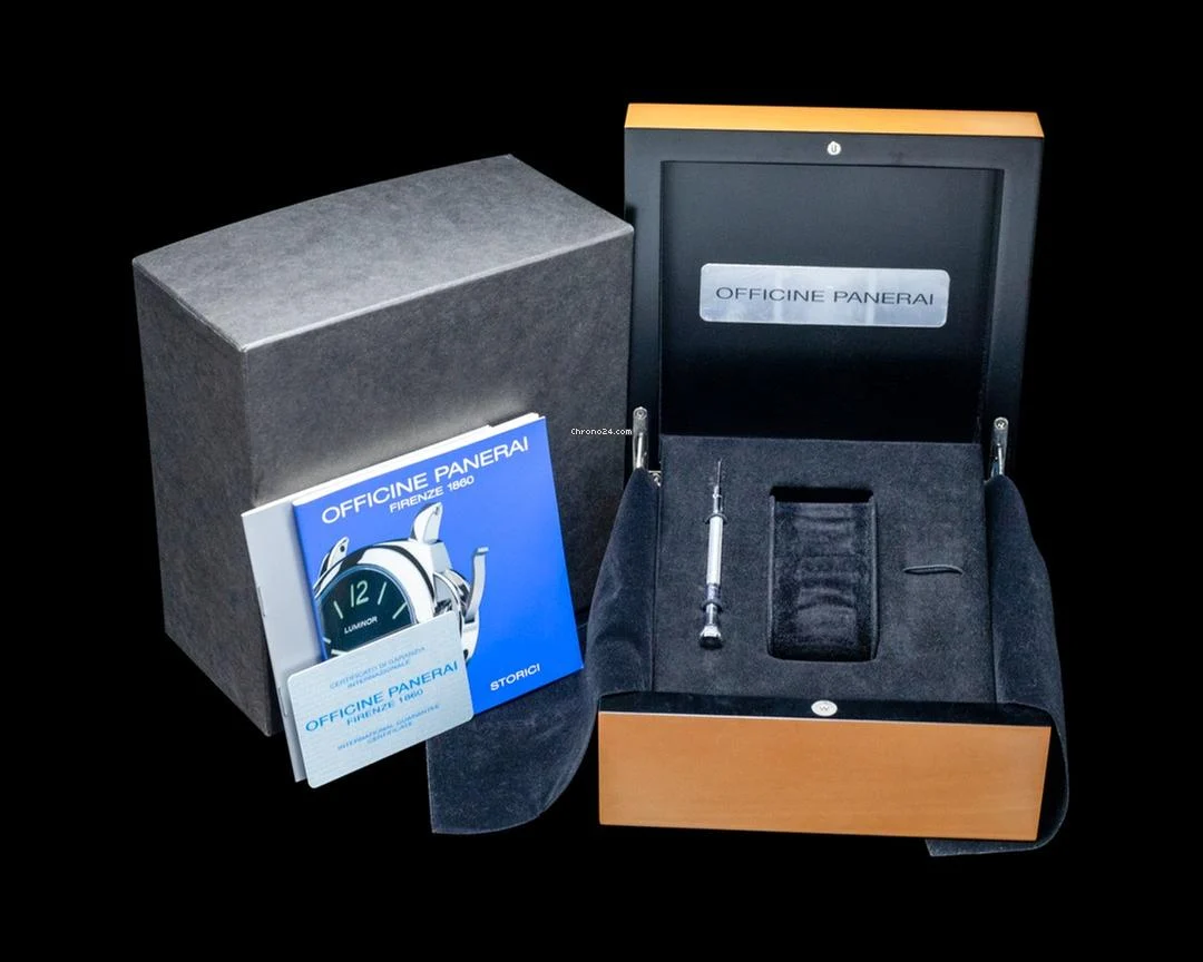 Panerai PAM00004 Luminor Marina Black PVD SS Black Dial