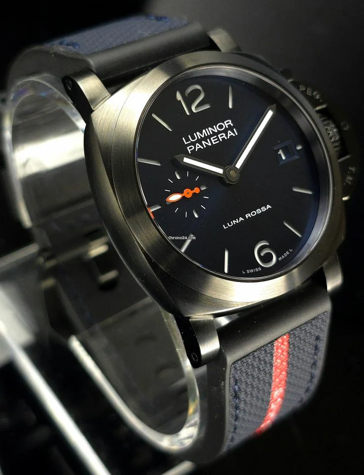 Panerai Dlc Luna Rossa Pam01408 Luminor Quaranta 40mm 2024, warranty through 2032. Box and papers.