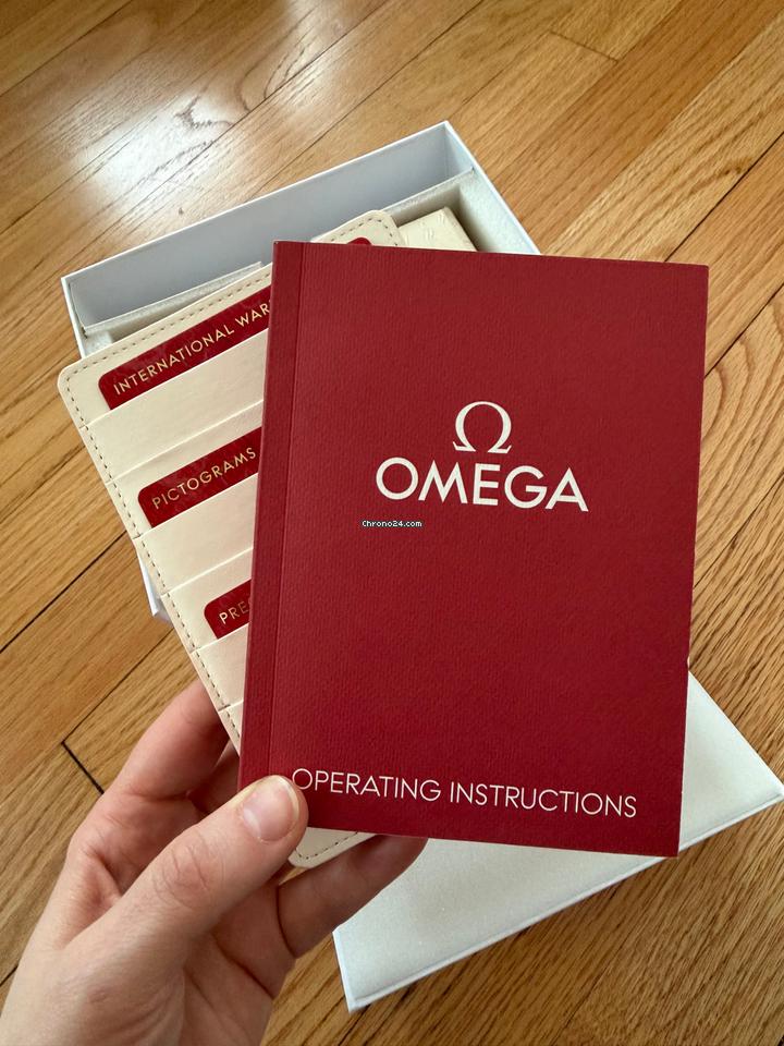 Omega Speedmaster 38 Chronograph Co-axial Full Set (Box and Papers)