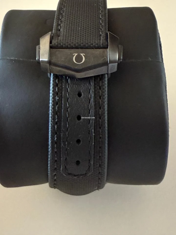 Omega Speedmaster Moonwatch Dark Side Of The Moon Full Set, excellent condition