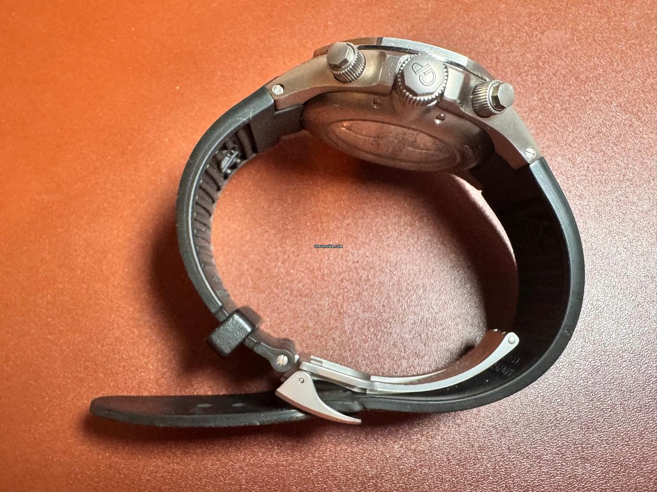 Girard Perregaux Laureato Evo 3 with original box