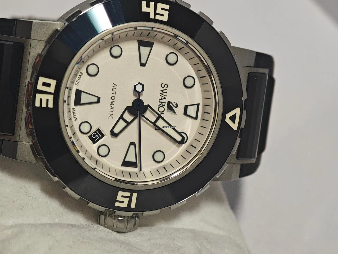 Swarovski Octea Abyssal Swiss Made Diver ETA 2824-2 Automatic DiverCeramic Bezel Sa