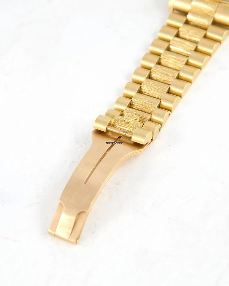 Rolex Day-Date 18248 Bark Finish in Yellow Gold with Hidden Clasp 6 Rolex Day-Date 18248 Bark Finish in Yellow Gold with Hidden Clasp