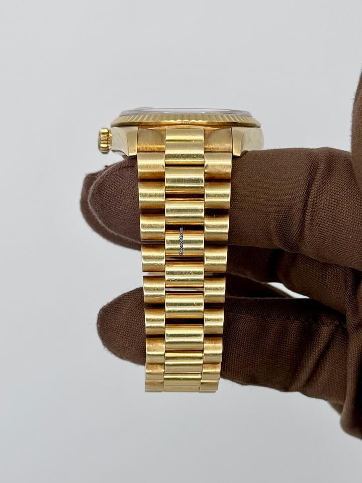 Rolex 1988 Rolex Day-Date Champagne Index 36mm Yellow Gold 18238