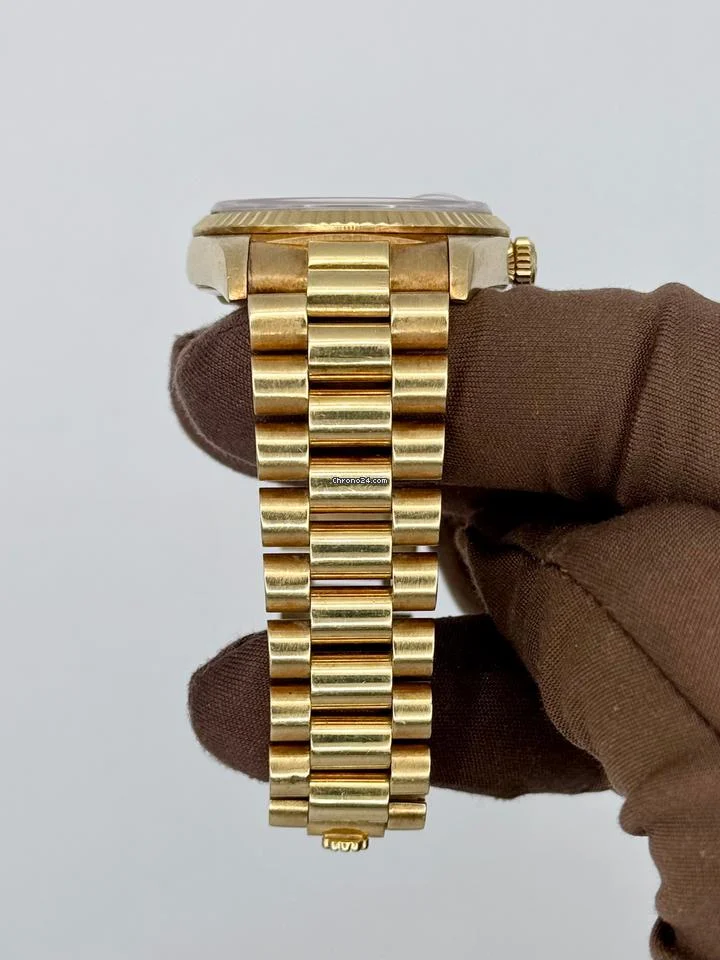 Rolex 1988 Rolex Day-Date Champagne Index 36mm Yellow Gold 18238