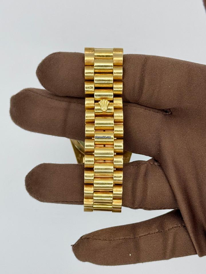 Rolex 1988 Rolex Day-Date Champagne Index 36mm Yellow Gold 18238
