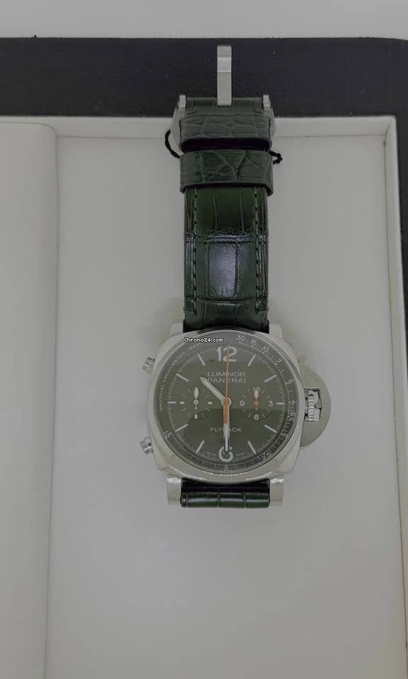 Panerai Luminor Chrono Flyback Verde Militare LIMITED EDITION. SOLD OUT.