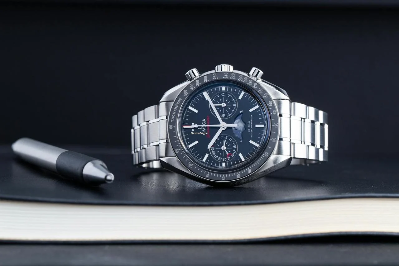 Omega Speedmaster Moonphase Chronograph 304.30.44.52.01.001