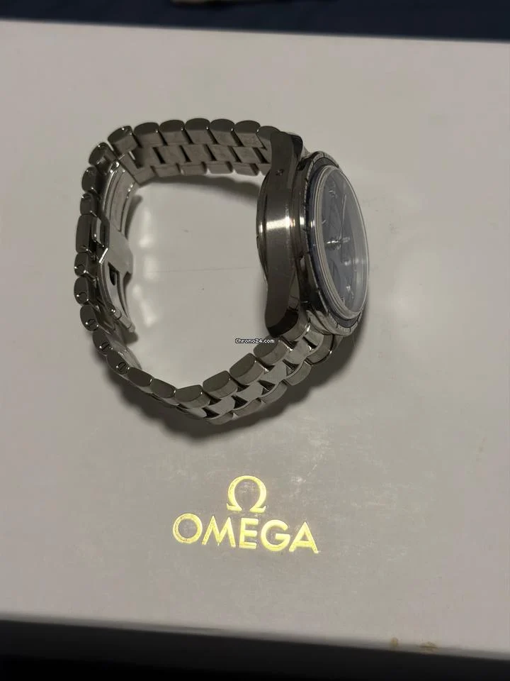 Omega Speedmaster Chronograph 38 Co-axial Box and Papers included.