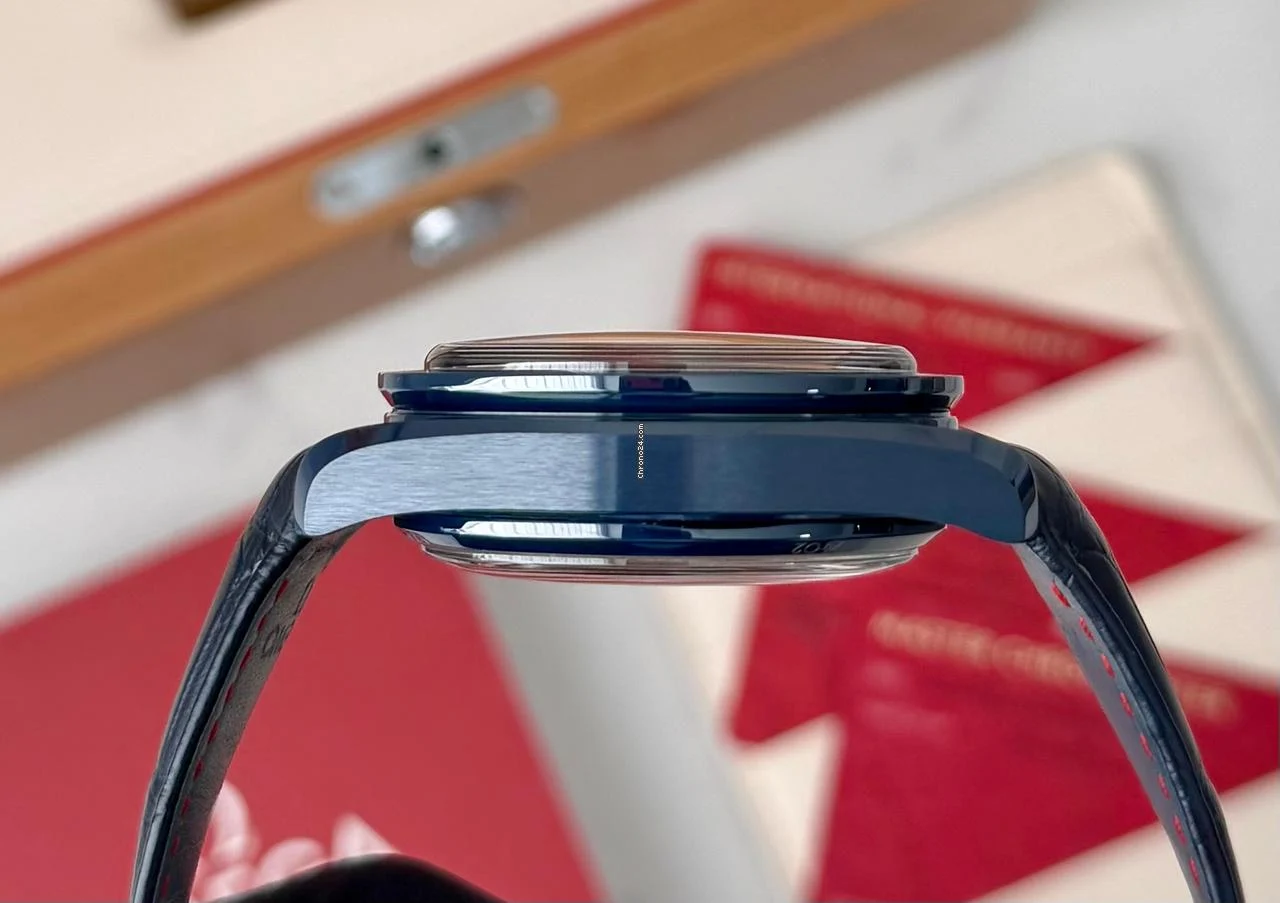 Omega Speedmaster Moonwatch Moonphase Blue Side of the Moon Blue Ceramic Complete