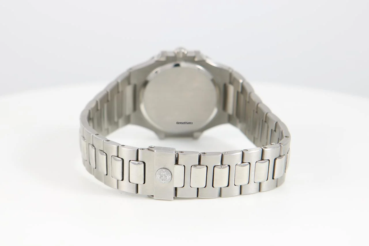 Patek Philippe 1993 Patek Philippe Nautilus 33mm - 3900/1A-001(Blue) with Archives, Service Papers