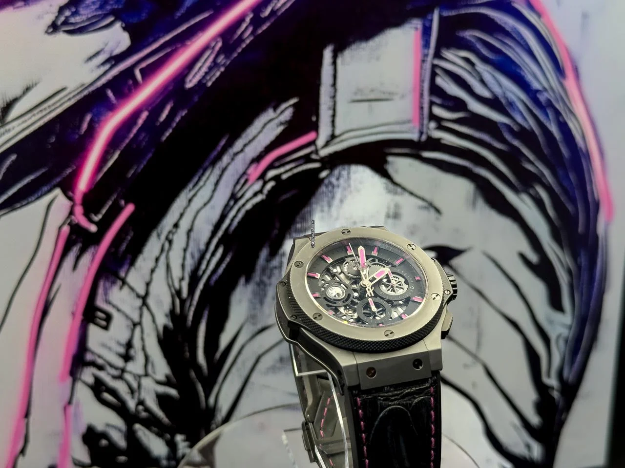Hublot Big bang Aero Bang 2017 Big Bang Skeleton Dial Crown Of Light Box & Papers