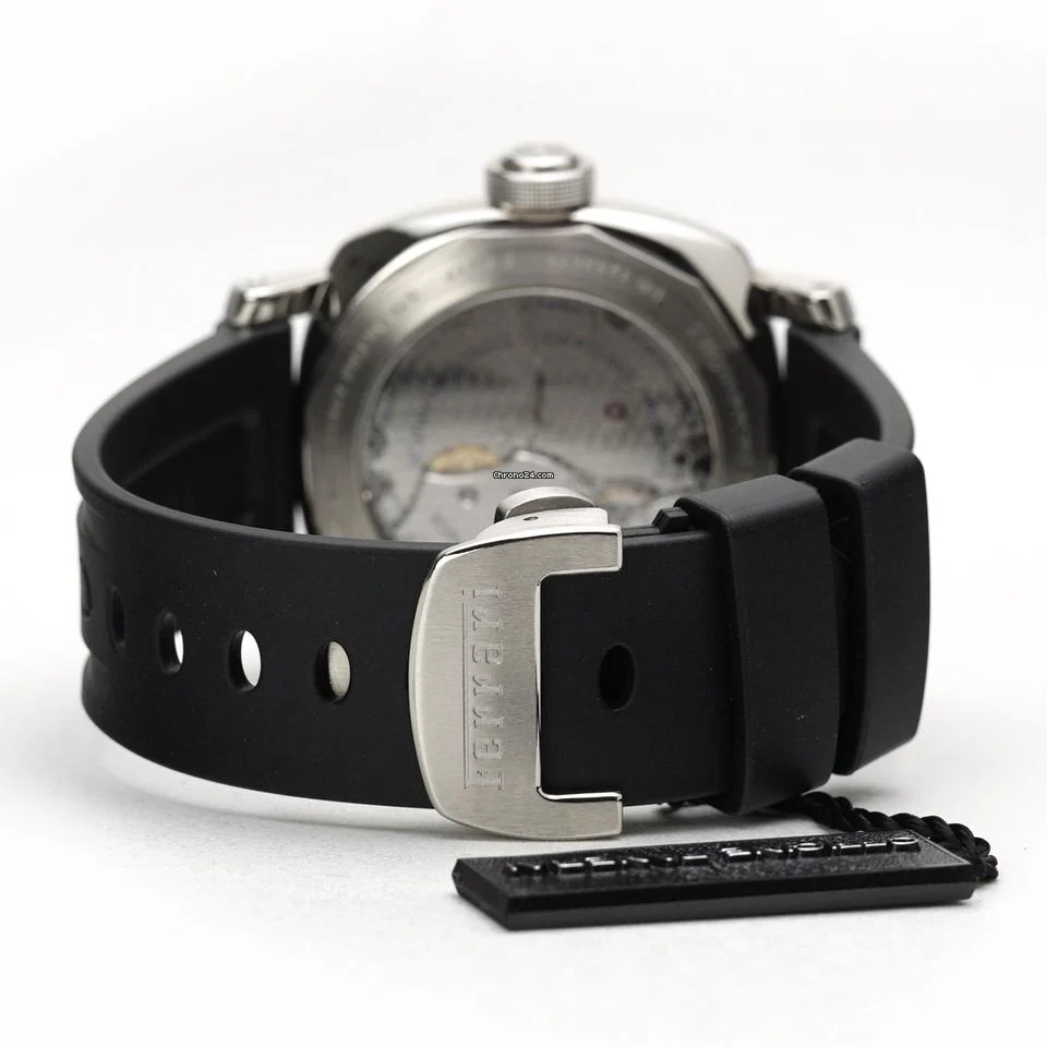 Panerai 8 Days Gmt Ferrari 8 Panerai 8 Days Gmt Ferrari