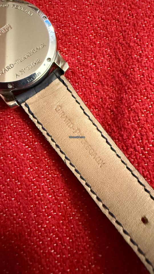 Girard Perregaux Ferrari Chronograph Girard-Perregaux x Ferrari Chronograph Ref. 8020