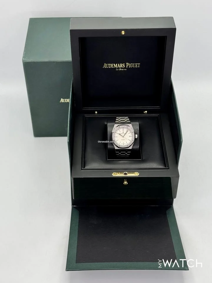 Audemars Piguet 2016 Royal Oak 37mm 15450ST Stainless Steel White Grande Tapisserie Dial