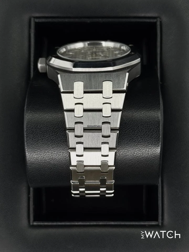 Audemars Piguet 2016 Royal Oak 37mm 15450ST Stainless Steel White Grande Tapisserie Dial