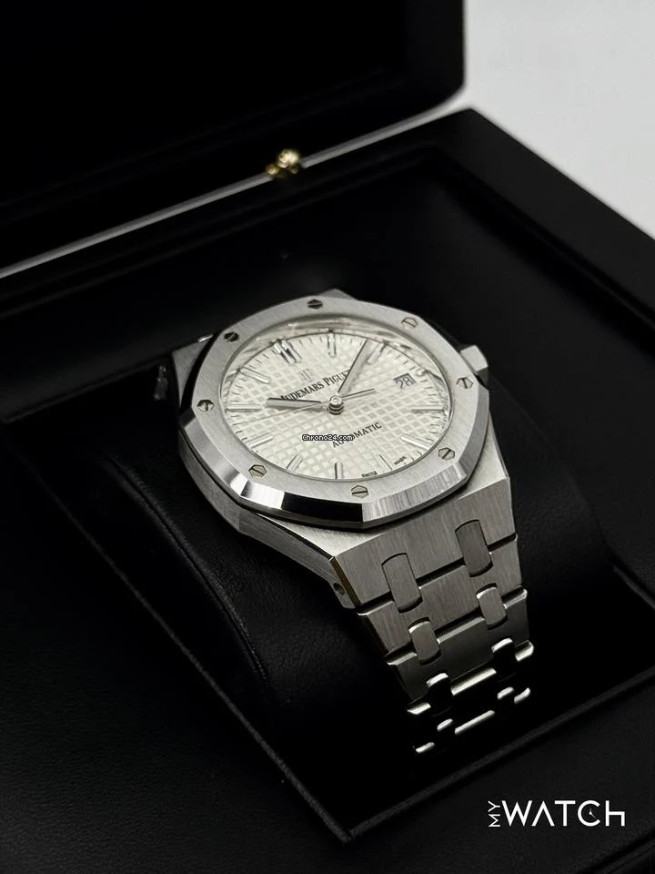 Audemars Piguet 2016 Royal Oak 37mm 15450ST Stainless Steel White Grande Tapisserie Dial