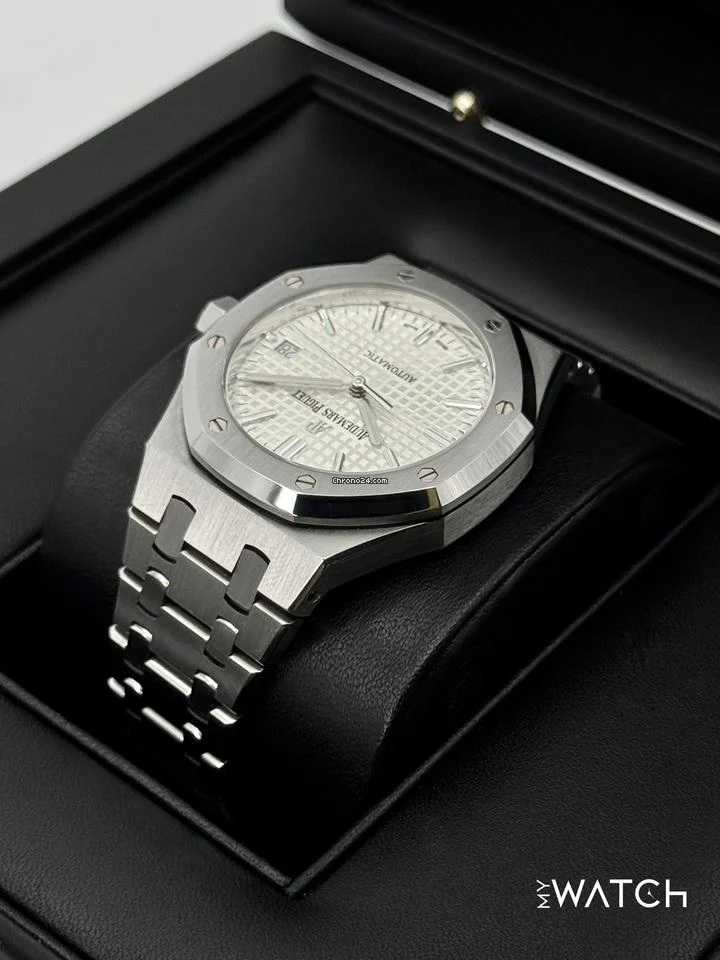 Audemars Piguet 2016 Royal Oak 37mm 15450ST Stainless Steel White Grande Tapisserie Dial