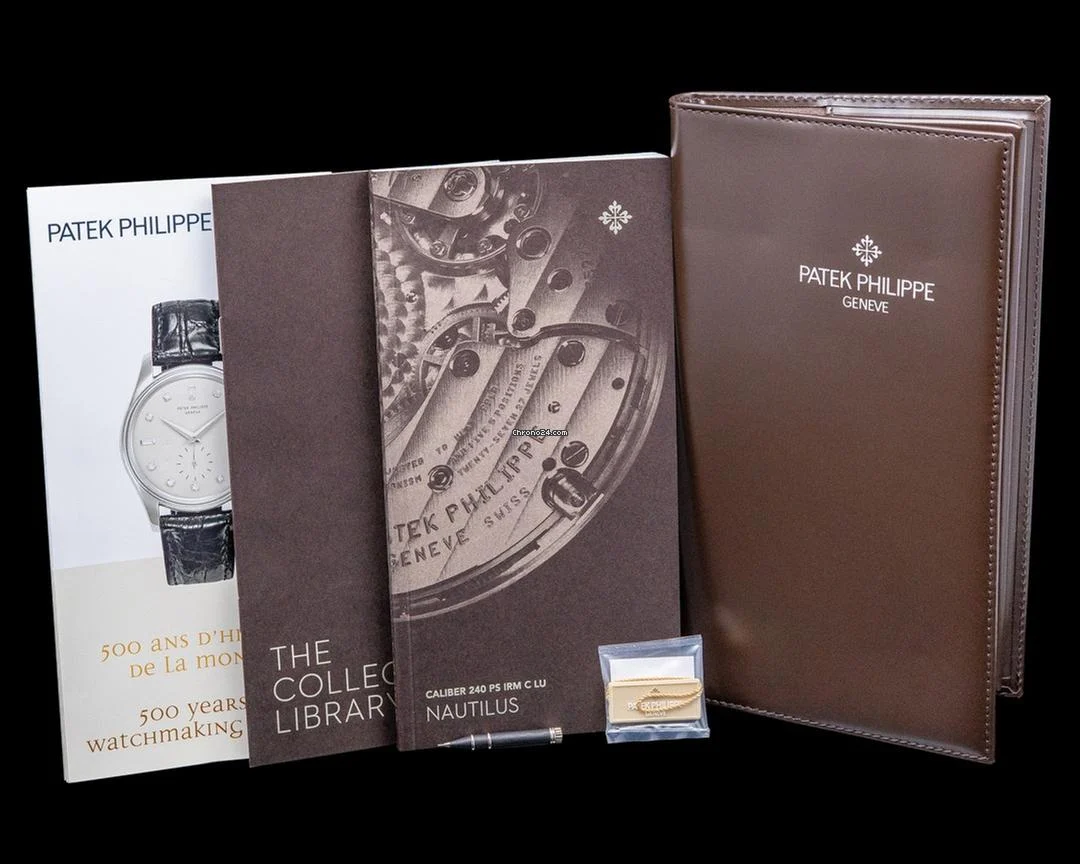 Patek Philippe 5712 Nautilus Jumbo SS Blue Dial