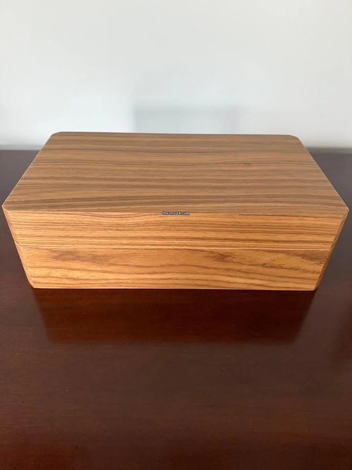 Everest Zebrano Wood Watch Box – 4-Watch Capacity, Like New