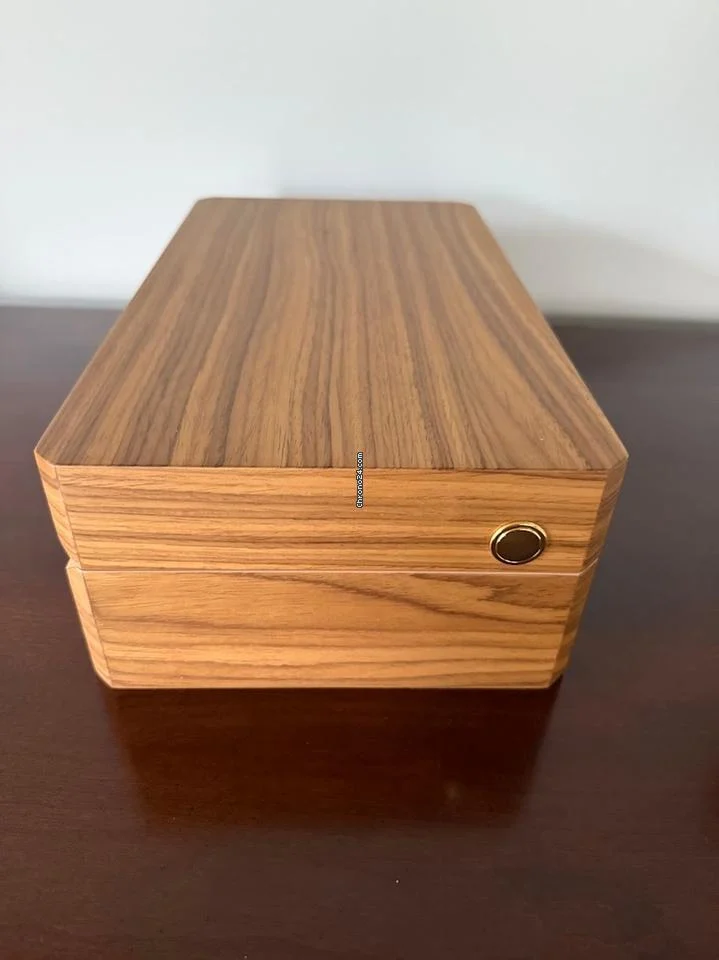 Everest Zebrano Wood Watch Box – 4-Watch Capacity, Like New