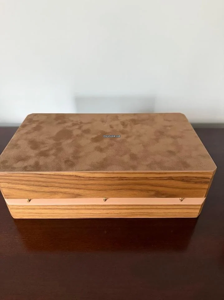 Everest Zebrano Wood Watch Box – 4-Watch Capacity, Like New