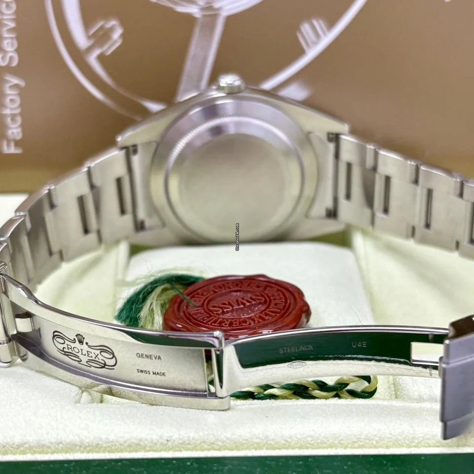 Rolex Explorer 214270 39mm Black MK1 Dial + Box