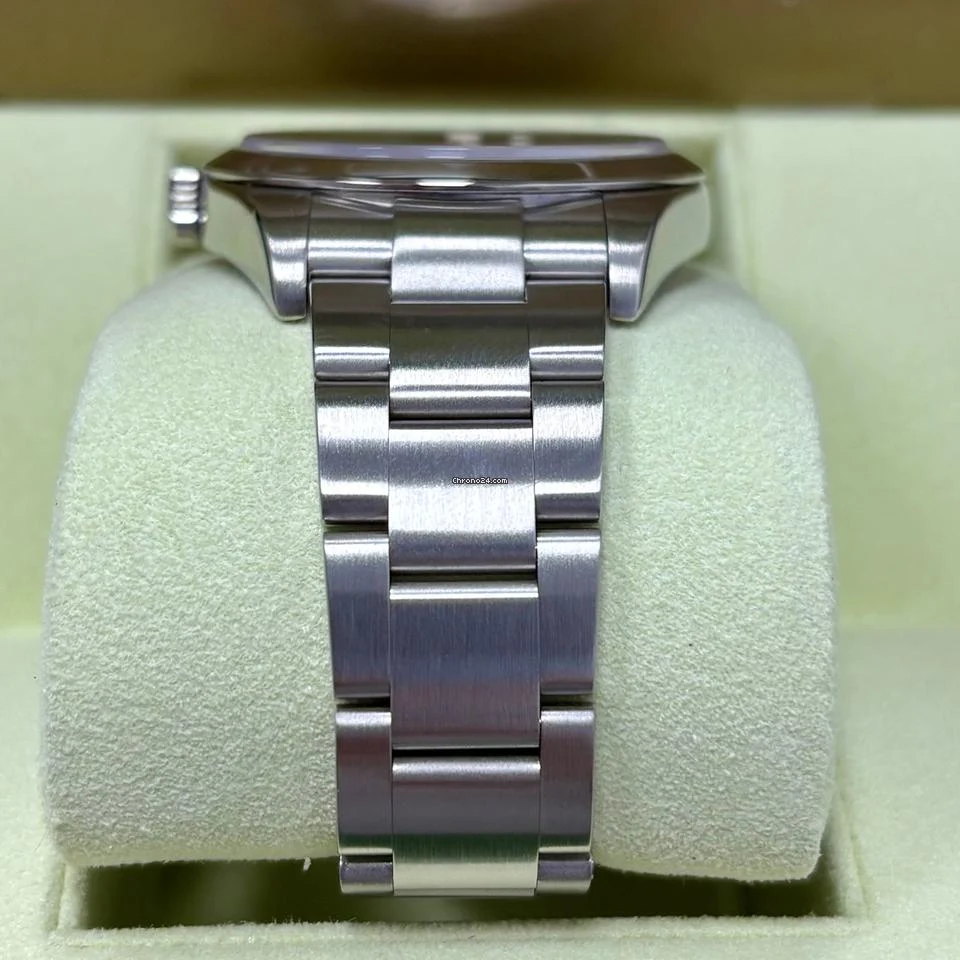 Rolex Explorer 214270 39mm Black MK1 Dial + Box