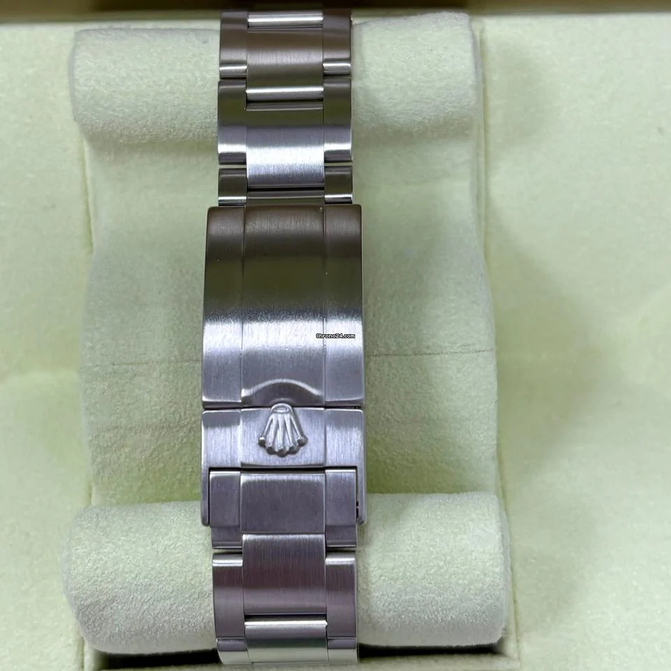 Rolex Explorer 214270 39mm Black MK1 Dial + Box