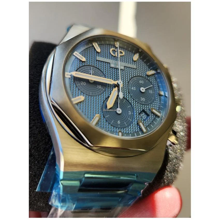 Girard Perregaux Laureato Chronograph Steel Ice Blue Limited Edition 42mm NEW UNWORN 81020-11-3370-1GM