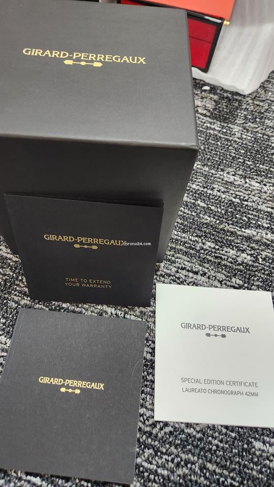 Girard Perregaux Laureato Chronograph Steel Ice Blue Limited Edition 42mm NEW UNWORN 81020-11-3370-1GM