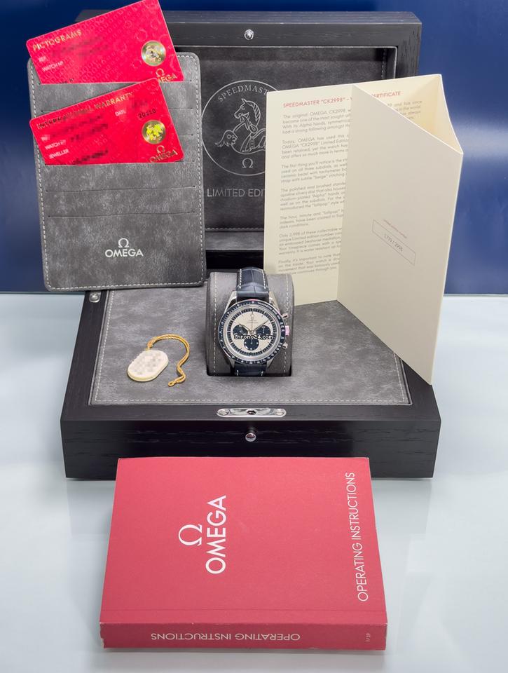 Omega Speedmaster Moonwatch 311.33.40.30.02.001 Full set Pre-owned Panda Special edition 2021