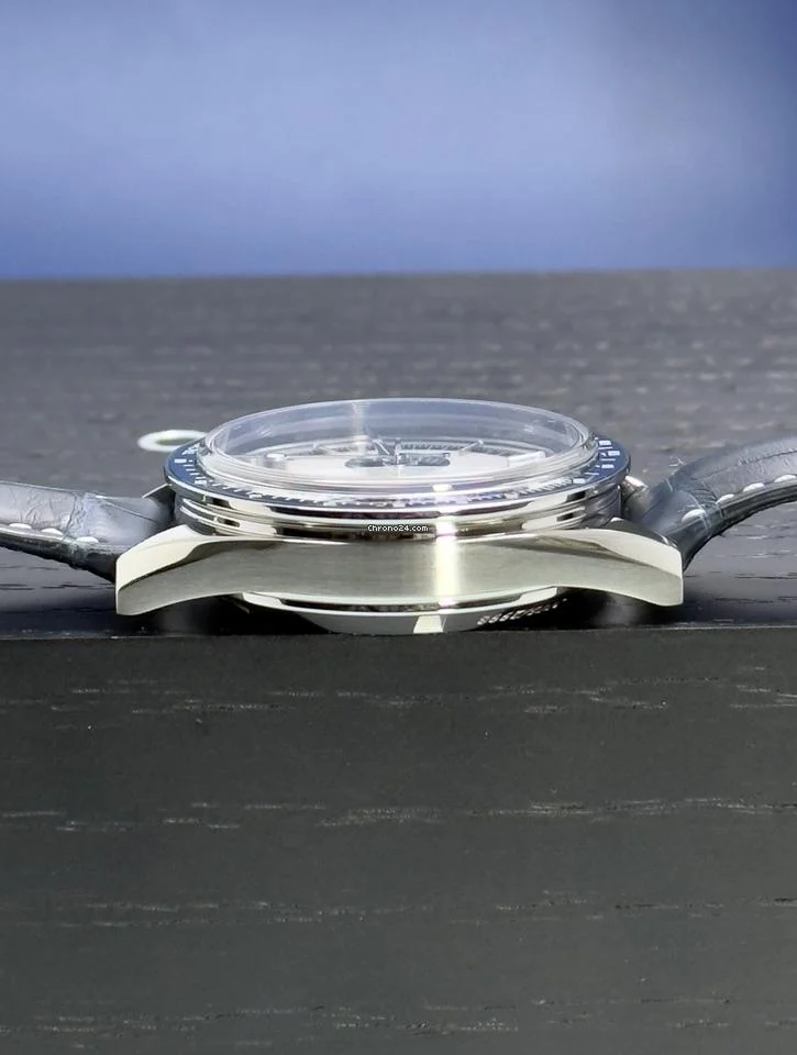 Omega Speedmaster Moonwatch 311.33.40.30.02.001 Full set Pre-owned Panda Special edition 2021 3 Omega Speedmaster Moonwatch 311.33.40.30.02.001 Full set Pre-owned Panda Special edition 2021
