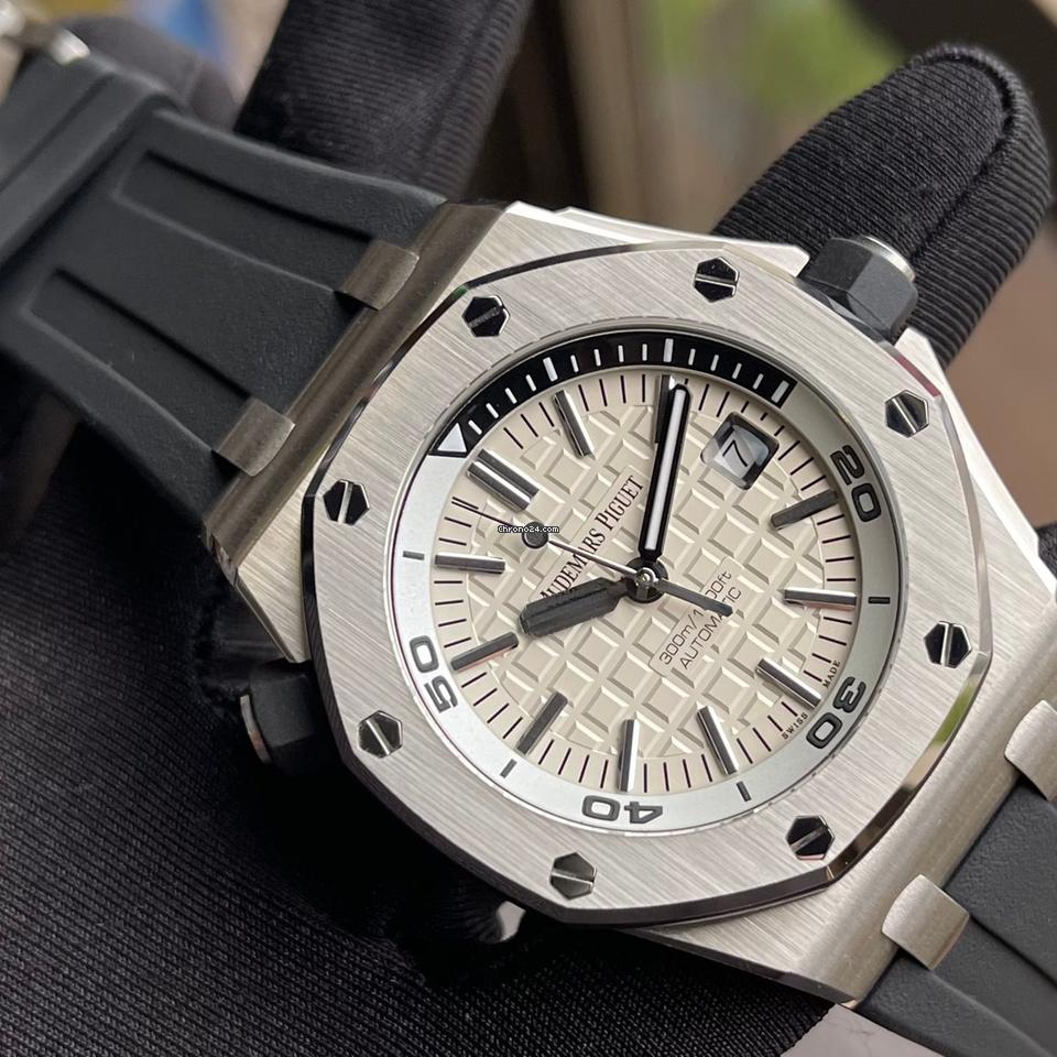 Audemars Piguet Royal Oak Offshore Diver 15710st white 3 Audemars Piguet Royal Oak Offshore Diver 15710st white