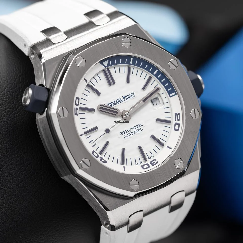 Audemars Piguet Royal Oak Offshore White Dial with Blue Accents Men's Diver Watch 15710ST