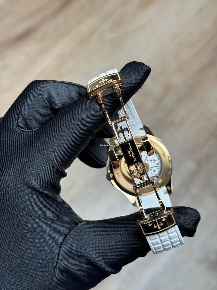 Patek Philippe Aquanaut Luce 2022 Like New 5268/220R Aquanaut Matte White Diamond Strap 5 Patek Philippe Aquanaut Luce 2022 Like New 5268/220R Aquanaut Matte White Diamond Strap