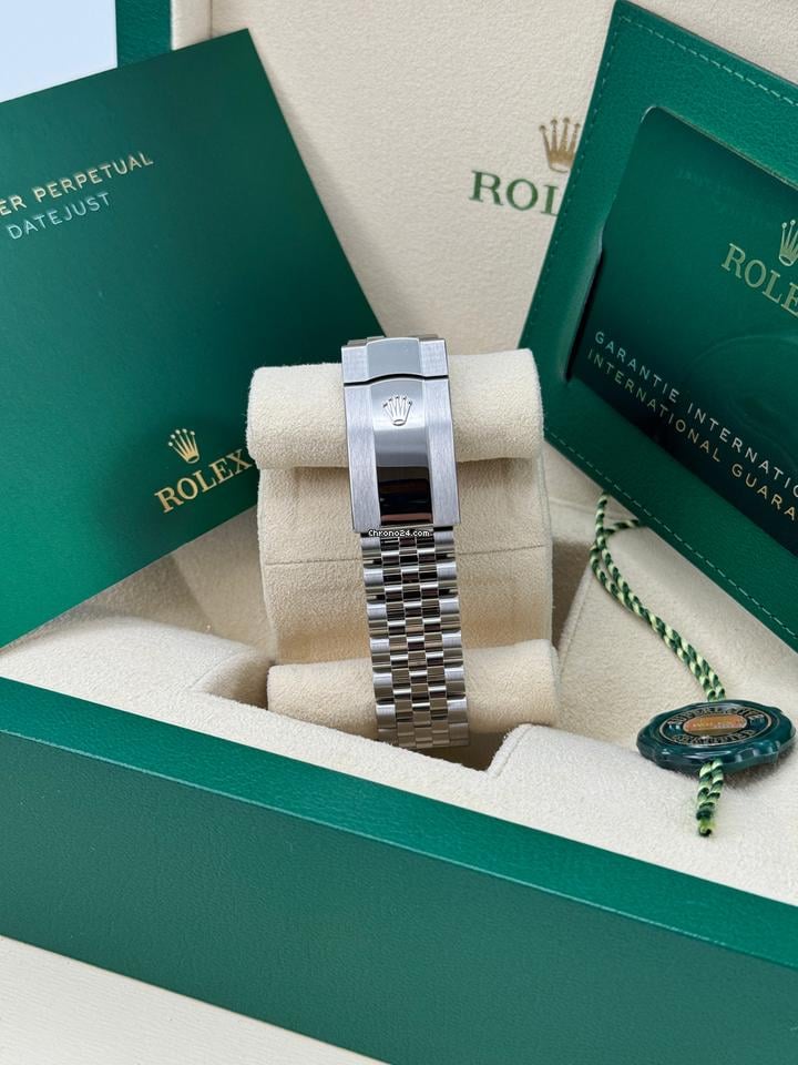 Rolex Datejust 36 NEW 2023 Green Palm Diamond Dial Stainless Steel Jubilee Bracelet Fluted Bezel 6 Rolex Datejust 36 NEW 2023 Green Palm Diamond Dial Stainless Steel Jubilee Bracelet Fluted Bezel