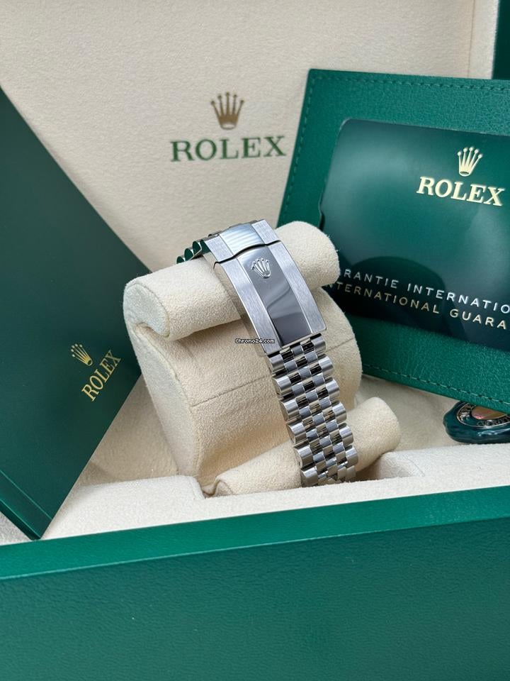 Rolex Datejust 36 NEW 2023 Green Palm Diamond Dial Stainless Steel Jubilee Bracelet Fluted Bezel 7 Rolex Datejust 36 NEW 2023 Green Palm Diamond Dial Stainless Steel Jubilee Bracelet Fluted Bezel