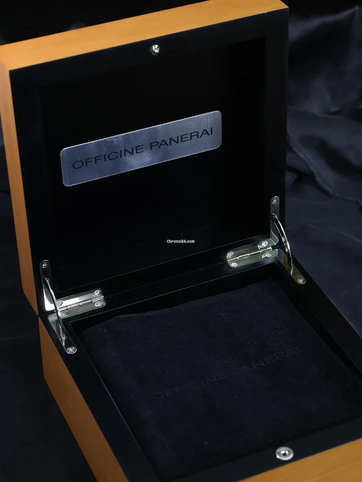 Panerai Pre-Owned Radiomir Black Seal Logo PAM00380 / PAM380 with box and papers